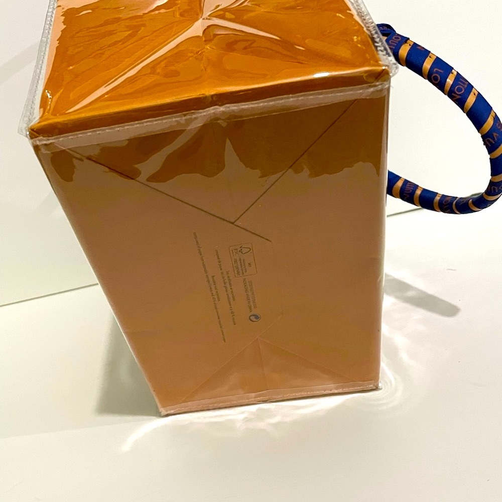 PVC WRAPPED LV GIFT BAG - Picture 4 of 9